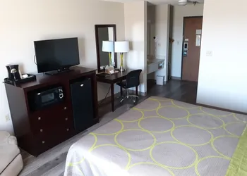 Super 8 by Wyndham Bethany MO hotel thumbnail 6