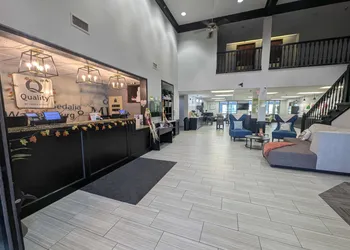Quality Inn Warrensburg hotel thumbnail 2