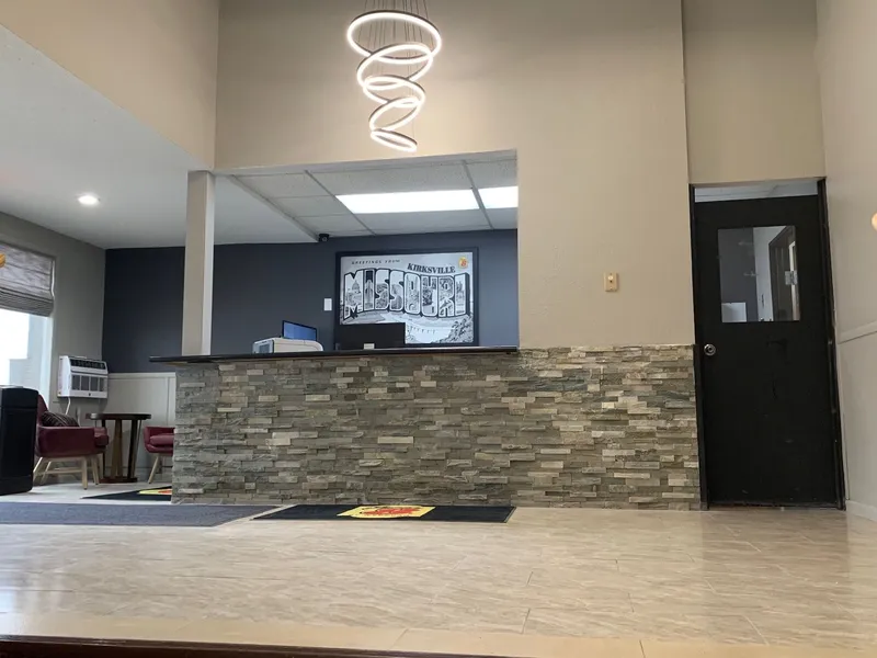 Super 8 by Wyndham Kirksville-University Area hotel detail image 2