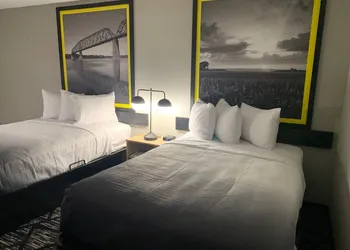 Super 8 by Wyndham Kirksville-University Area hotel thumbnail 8