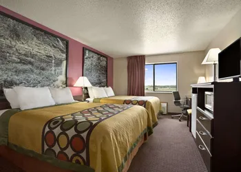 Super 8 by Wyndham Cameron hotel thumbnail 4