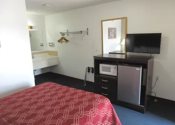 Econo Lodge Cameron hotel thumbnail 8