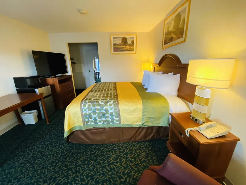 Harrisonville Inn & Suites hotel detail image 2
