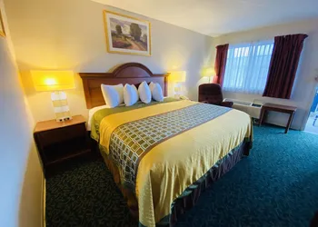 Harrisonville Inn & Suites hotel thumbnail 3