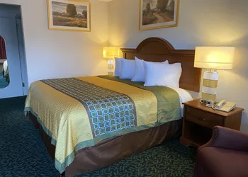 Harrisonville Inn & Suites hotel thumbnail 4