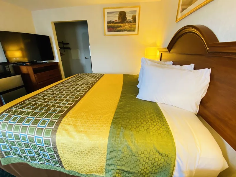Harrisonville Inn & Suites hotel detail image 6