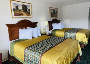 Harrisonville Inn & Suites hotel thumbnail 8