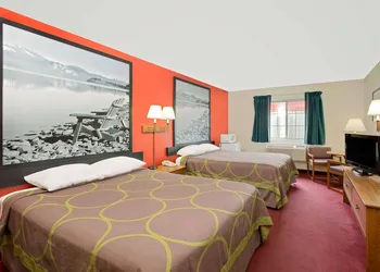 Super 8 by Wyndham Mound City hotel thumbnail 4