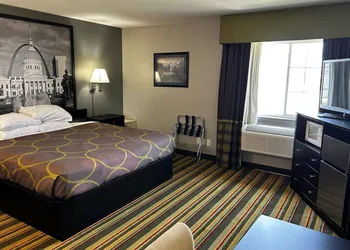 Super 8 by Wyndham Mound City hotel thumbnail 8
