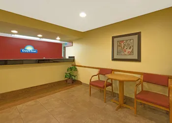 Days Inn by Wyndham Cameron hotel thumbnail 3
