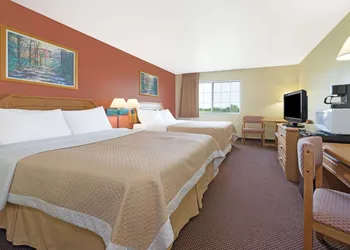 Days Inn by Wyndham Cameron hotel thumbnail 6