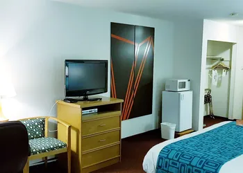 Howard Johnson by Wyndham Fort St. John hotel thumbnail 7
