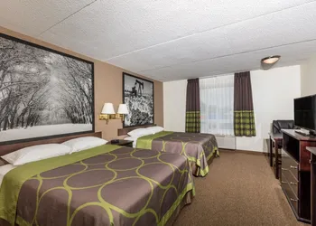 Super 8 by Wyndham Edson hotel thumbnail 5