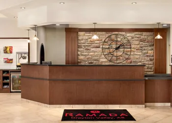 Ramada by Wyndham Drayton Valley hotel thumbnail 3