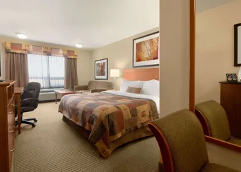 Ramada by Wyndham Drayton Valley hotel thumbnail 7