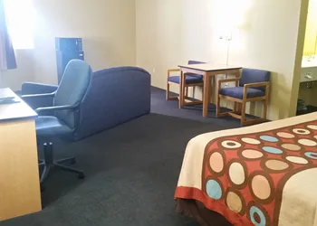 Super 8 by Wyndham Clarinda hotel thumbnail 4