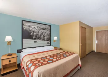 Super 8 by Wyndham Clarinda hotel thumbnail 8