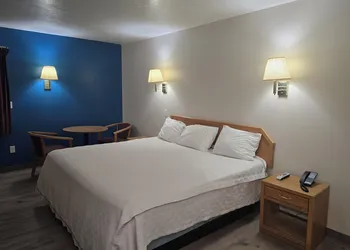 Economy Inn hotel thumbnail 5