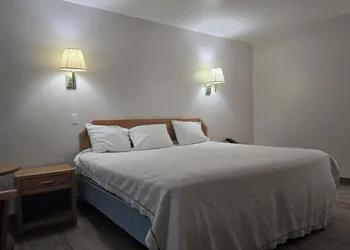 Economy Inn hotel thumbnail 6