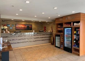 Ramada by Wyndham Portland hotel thumbnail 2
