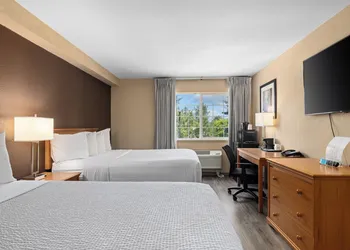 Ramada by Wyndham Portland hotel thumbnail 4