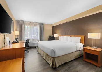 Ramada by Wyndham Portland hotel thumbnail 6