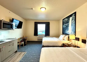 High Point Inn & Suites Peace River hotel thumbnail 7
