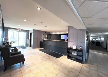 Super 8 by Wyndham Whitecourt hotel thumbnail 3