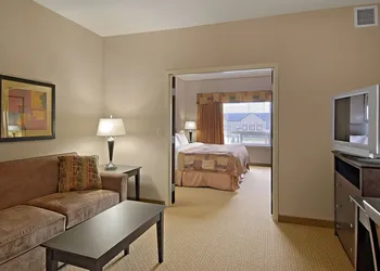 Ramada by Wyndham Brooks hotel thumbnail 8