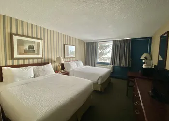 Ramada by Wyndham Whitecourt hotel thumbnail 8