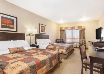Ramada by Wyndham Westlock hotel thumbnail 4