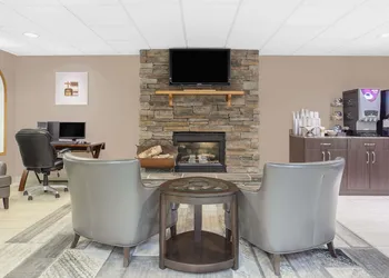Super 8 by Wyndham Athabasca AB hotel thumbnail 2