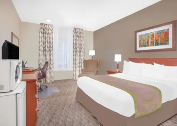 Super 8 by Wyndham Athabasca AB hotel thumbnail 3