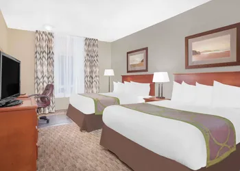 Super 8 by Wyndham Athabasca AB hotel thumbnail 4