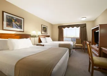 Super 8 by Wyndham High Level AB hotel thumbnail 4
