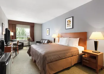 High Prairie Inn hotel thumbnail 4