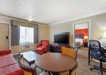 Best Western Plus Mirage Hotel & Resort hotel thumbnail 7