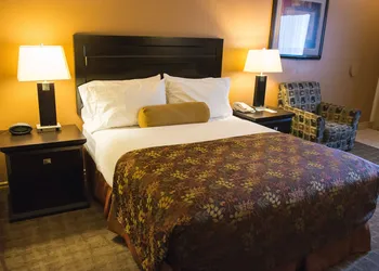 Days Inn by Wyndham High Level hotel thumbnail 7