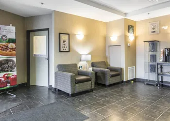 Quality Inn & Suites Thompson hotel thumbnail 2