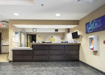 Quality Inn & Suites Thompson hotel thumbnail 3
