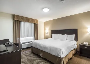 Quality Inn & Suites Thompson hotel thumbnail 4