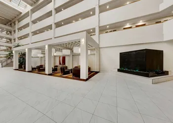 Embassy Suites by Hilton Milwaukee Brookfield hotel thumbnail 4