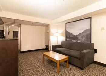 Super 8 by Wyndham Prince George hotel thumbnail 4
