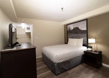 Super 8 by Wyndham Prince George hotel thumbnail 5