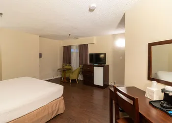 Super 8 by Wyndham Prince George hotel thumbnail 8