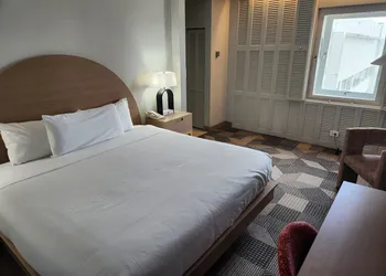 Miami International Airport Hotel hotel thumbnail 3