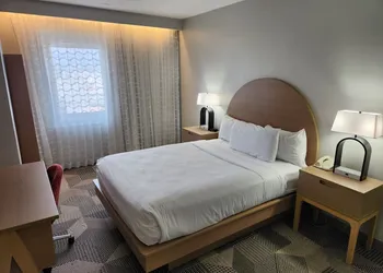 Miami International Airport Hotel hotel thumbnail 5