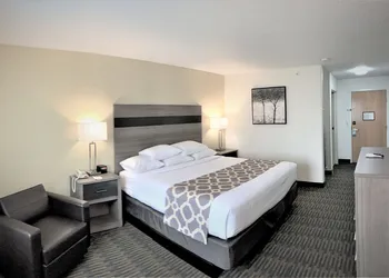 Baymont by Wyndham Paw Paw hotel thumbnail 7