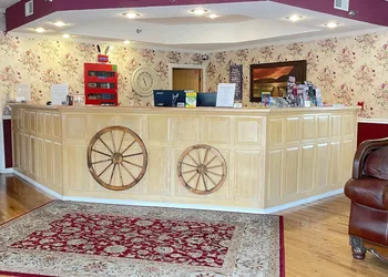 Carriage House Inn hotel thumbnail 3