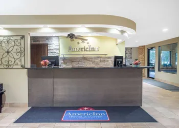 AmericInn by Wyndham Delafield-Waukesha-Milwaukee hotel thumbnail 2